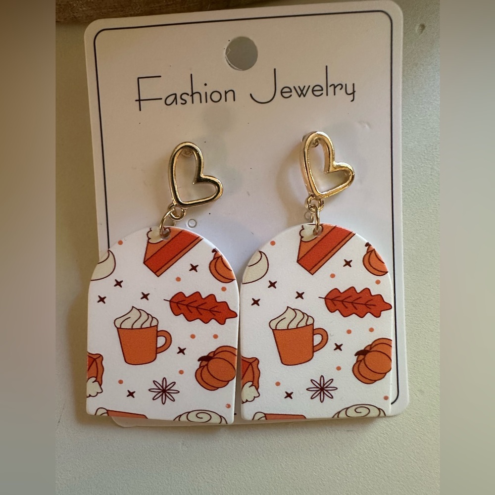 Fall Thanksgiving Earrings with pumpkin spice, pie, and leaf pattern NWT